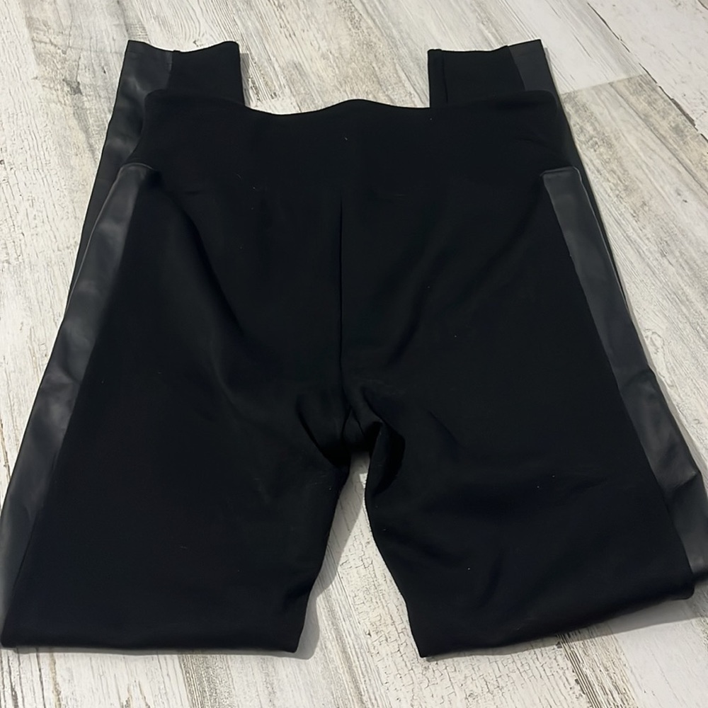 Assets by SPANX black leggings with faux leather trim size L - Picture 5 of 8